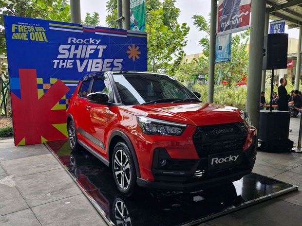 harga mobil Rocky bekas 