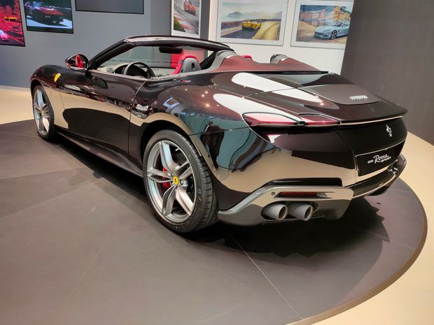 Ferrari Roma Spider