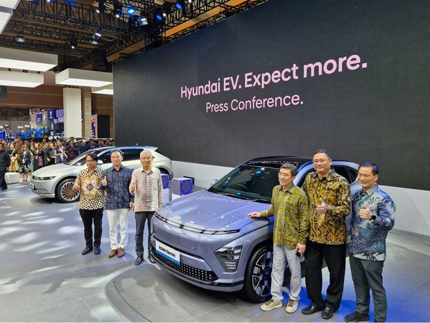 mobil listrik di IIMS 2024