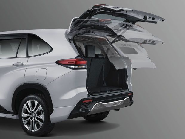 Toyota Kijang Innova Zenix 2025 