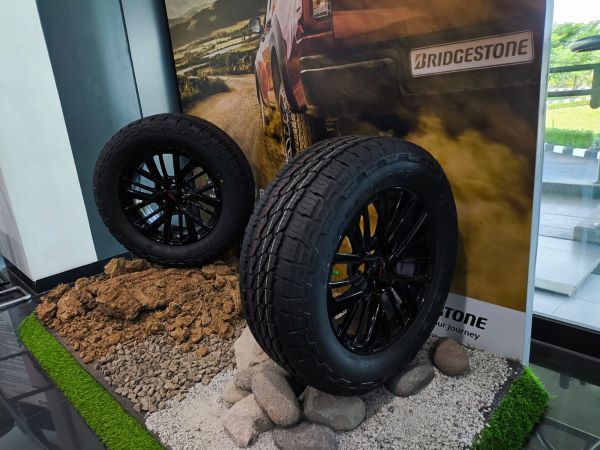 Bridgestone Dueler All Terrain A/T 002