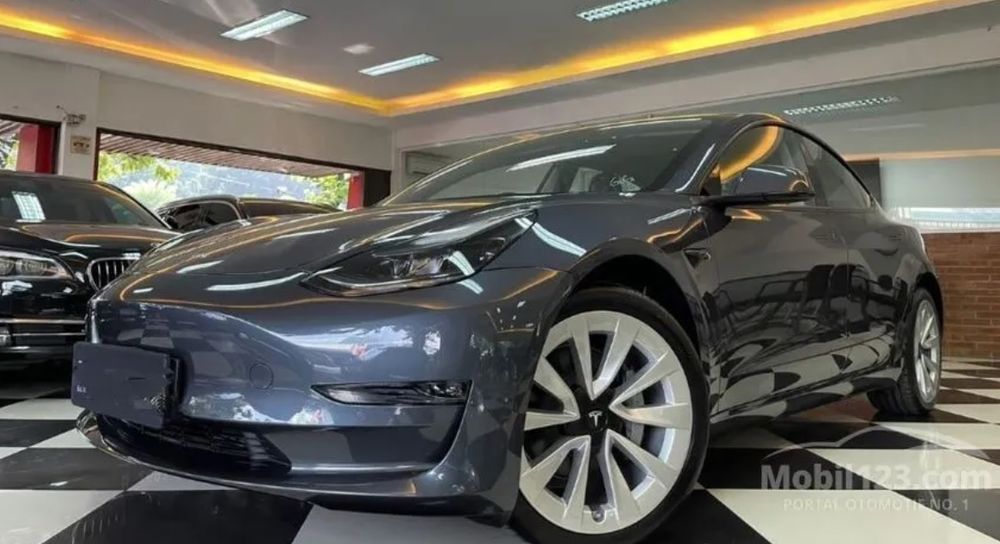Tesla Model 3 Mobil123