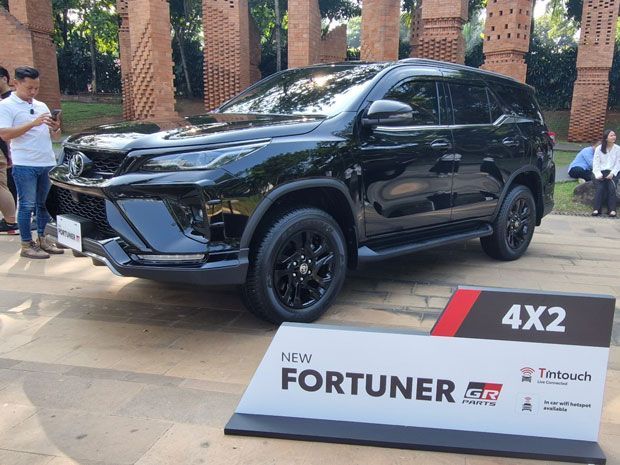Toyota Fortuner terbaru 2024