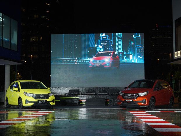 mobil Honda Brio bekas 30 juta