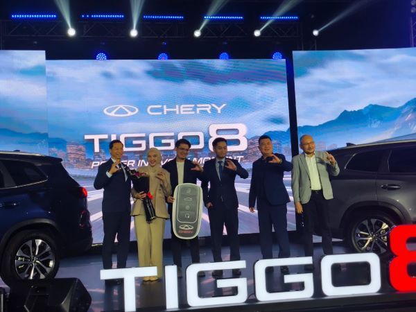 Tiggo 8 Irwansyah dan Zaskia