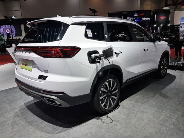 Chery Tiggo 8 PHEV di IIMS 2025