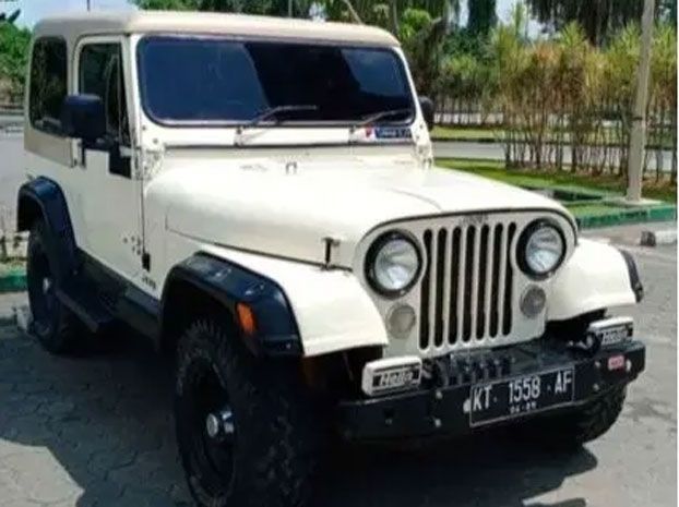 mobil Jeep bekas Rp50 jutaan