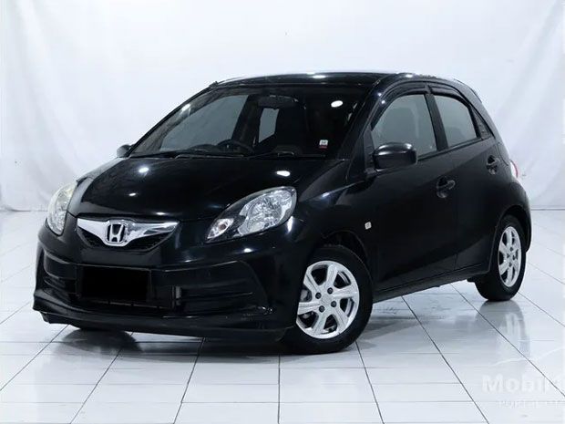 mobil Honda Brio bekas 30 juta