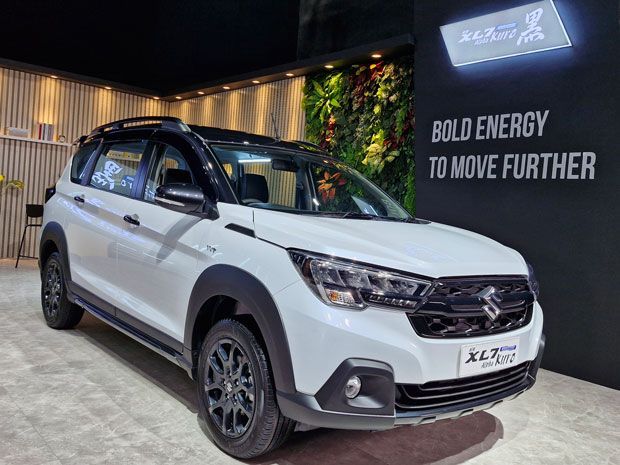 Suzuki XL7 Alpha Kuro 