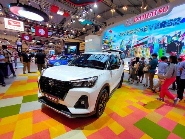 harga mobil Rocky bekas 