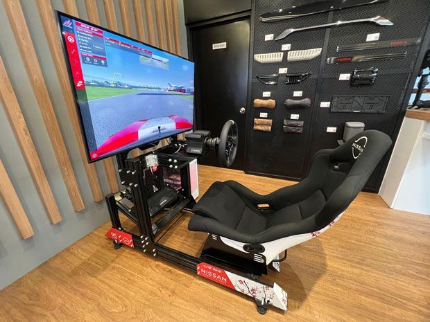 Nissan Gallery Jakarta punya Racing Simulator
