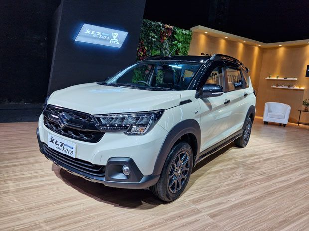 Suzuki XL7 Alpha Kuro 