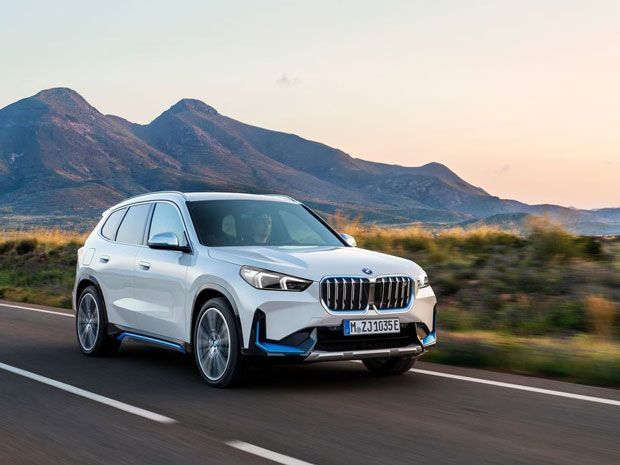 mobil listrik BMW iX1