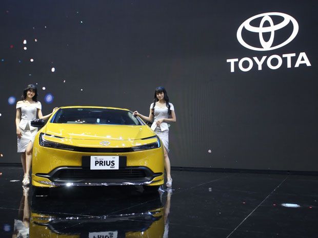 Toyota Prius hybrid 2024
