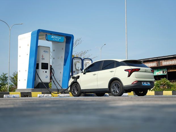 mobil listrik Neta V