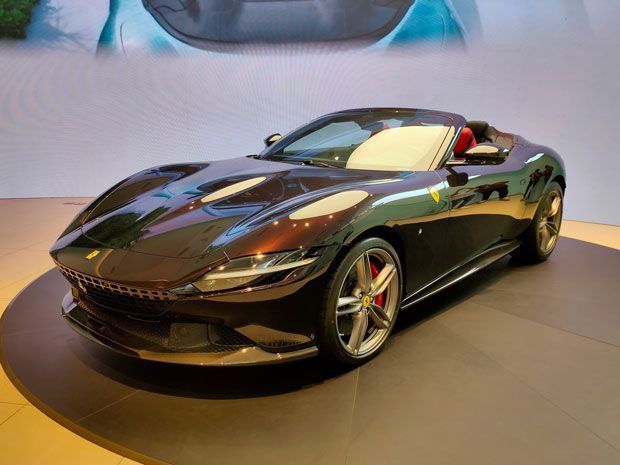 Harga Ferrari Roma Spider