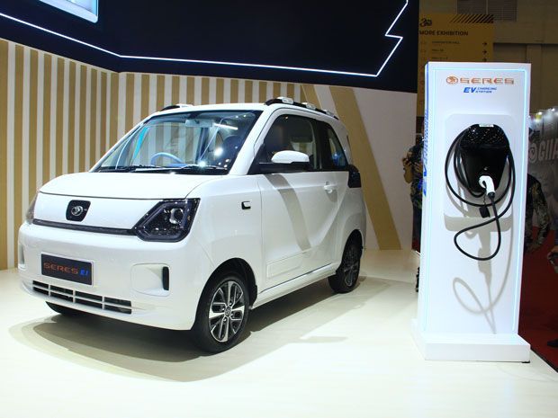 mobil listrik murah Seres E1