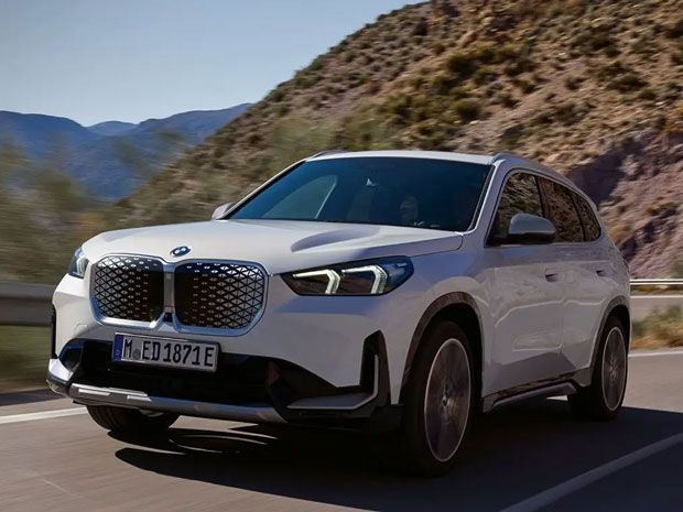 mobil listrik BMW iX1