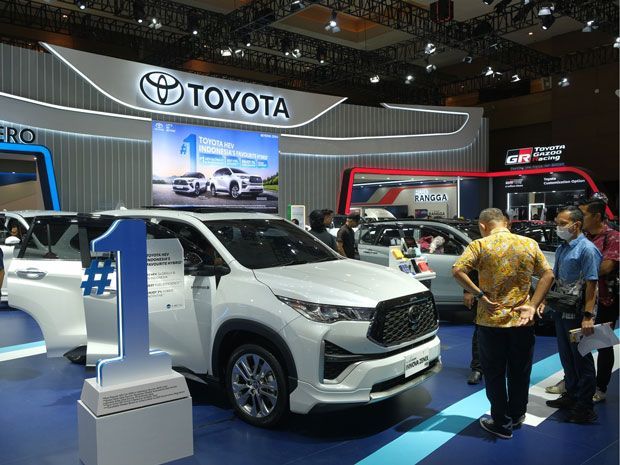 Toyota Kijang Innova Zenix 2025 