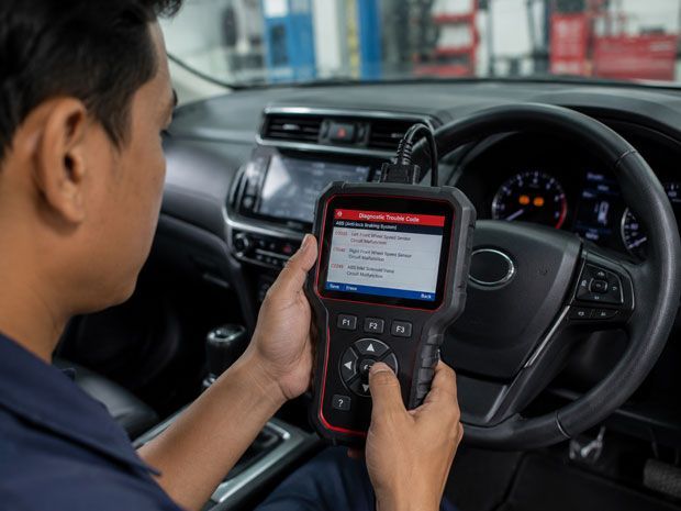 tanda sensor ABS mobil mulai rusak 