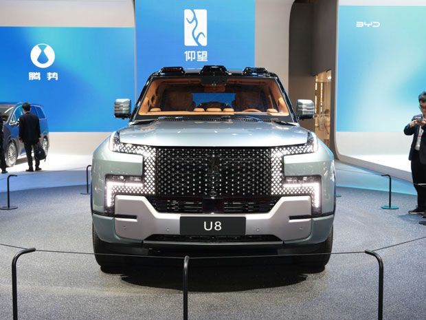 BYD Yangwang U8