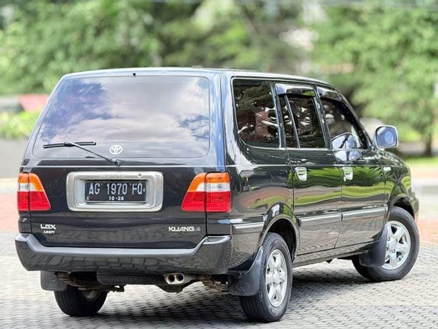 Toyota Kijang LGX 2004 
