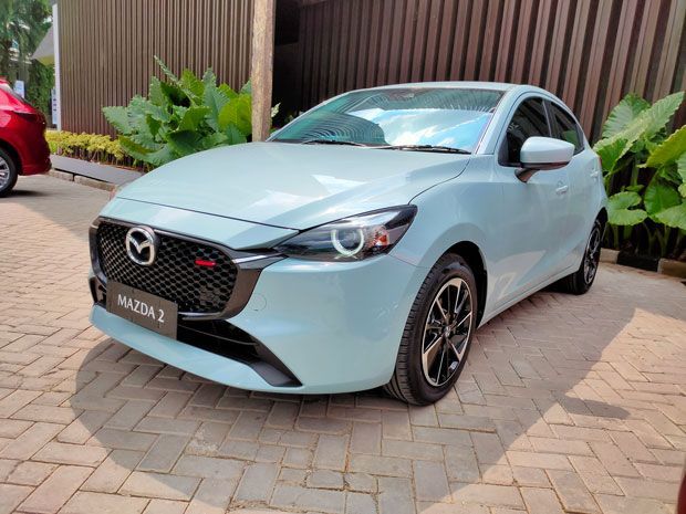Mazda2 2024