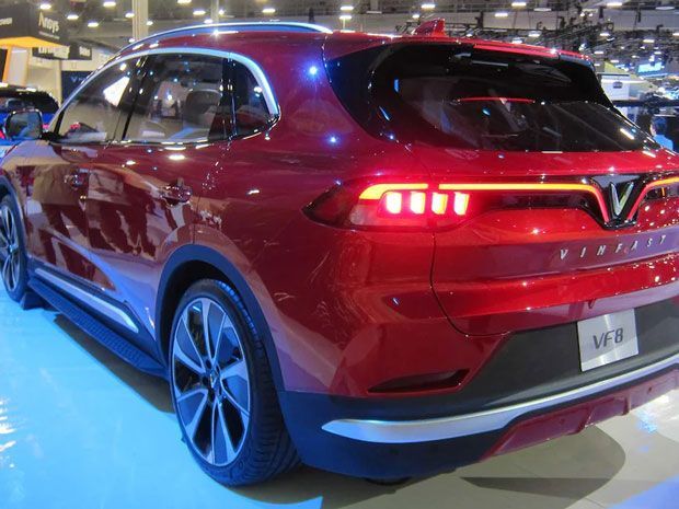 mobil listrik VinFast VF 8