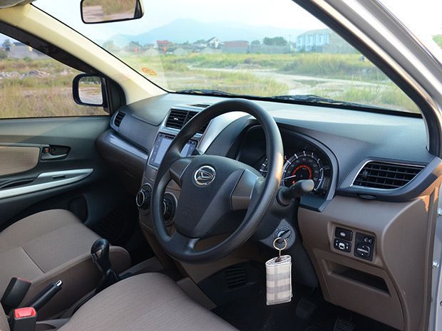 Great New Daihatsu Xenia R Sporty Interior