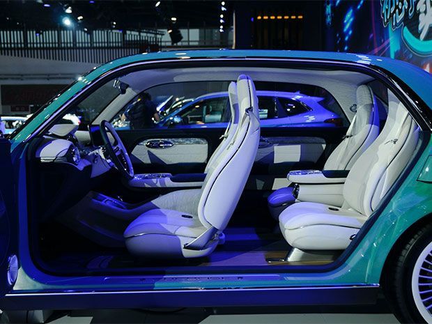 Mobil Konsep Pabrikan China ini Seperti Hasil Hubungan Gelap 2 Legenda