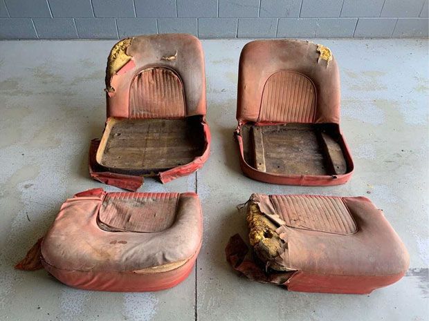 61067-kursi-mobil-butut-dari-mobil-konsep-chevrolet-corvette-1953-dijual-rp-132-miliar-3.jpg