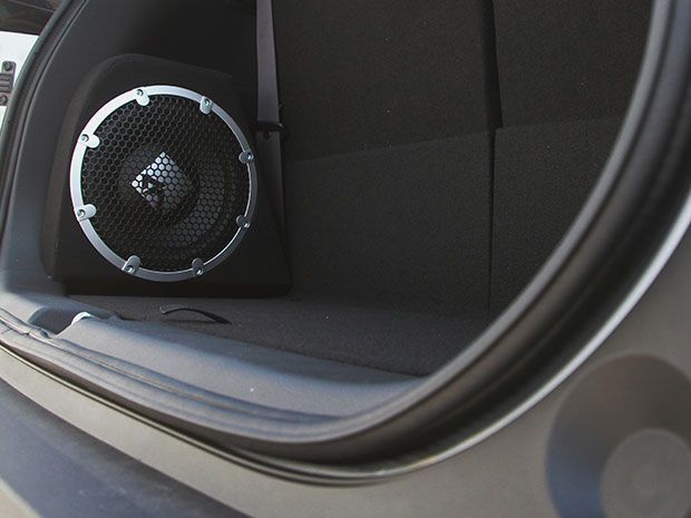 Mitsubishi Xpander Cross Rockford Fosgate Black Edition, Goda Penggemar Audio Mobil 