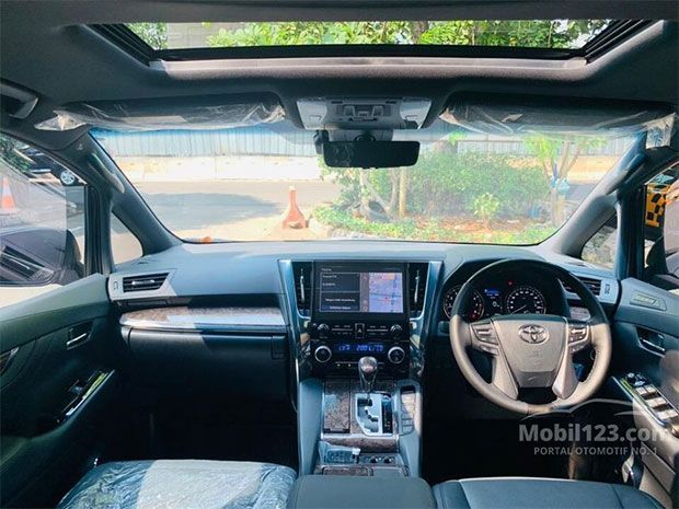 Toyota Alphard Bekas
