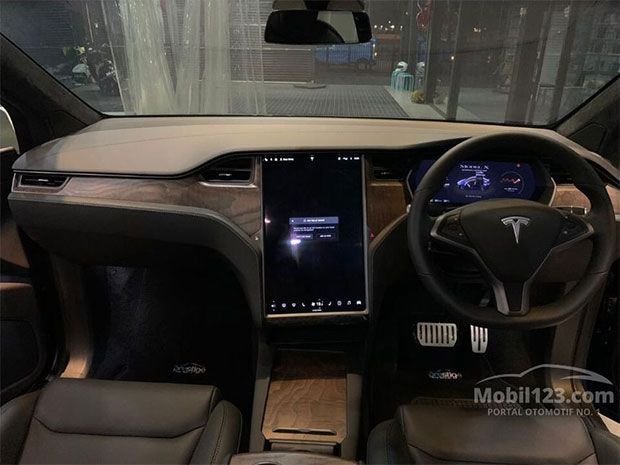 Tesla Model X 75D Bekas 2020, Yuk Intip Harga Jualnya 