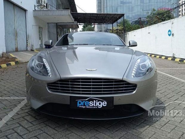 Aston Martin DB9 GT Bond Edition Coupe bekas