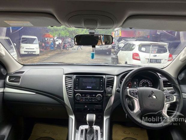Interior Mitsubishi Pajero Sport Bekas 2019 Tipe Dakar 4x2 AT