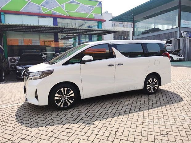 Toyota Alphard Bekas 2020