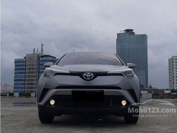 Toyota CH-R Bekas 2020