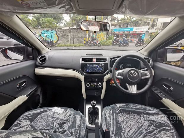 Interior Toyota Rush Tipe TRD Sportivo MT 2021