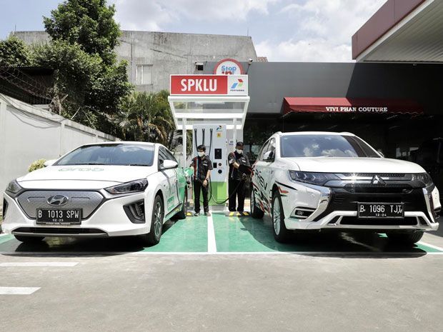 SPKLU di SPBU Pertamina Fatmawati Jakarta