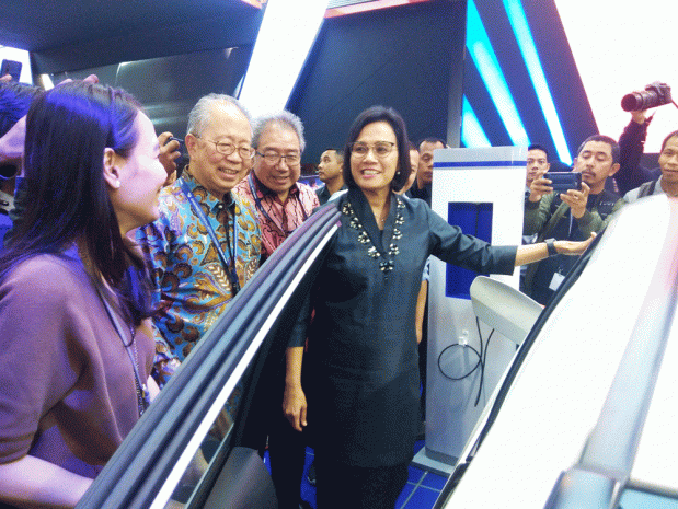 Menteri Keuangan Sri Mulyani memberikan relaksasi PPnBM mobil baru