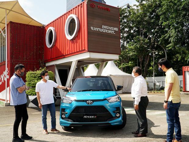 simulasi kredit Toyota Raize