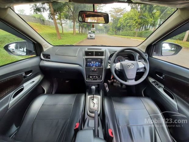 Interior Toyota Avanza Veloz 1.5 AT 2020