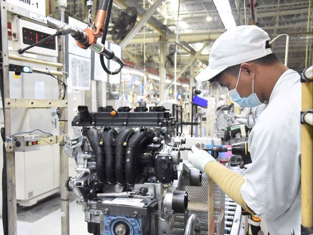 produksi mesin Mitsubishi Xpander di pabrik Indonesia