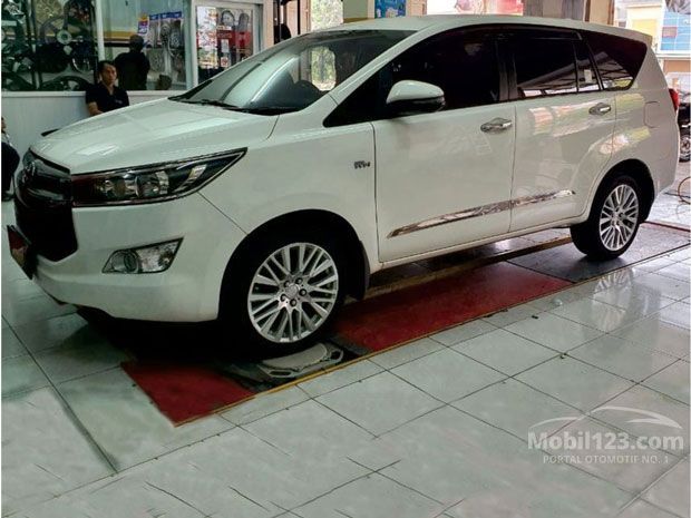 Toyota Kijang Innova bekas 2019