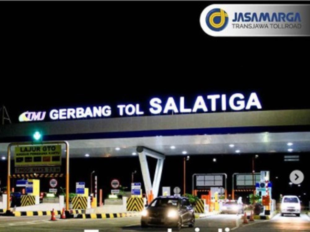 Gerbang tol salatiga
