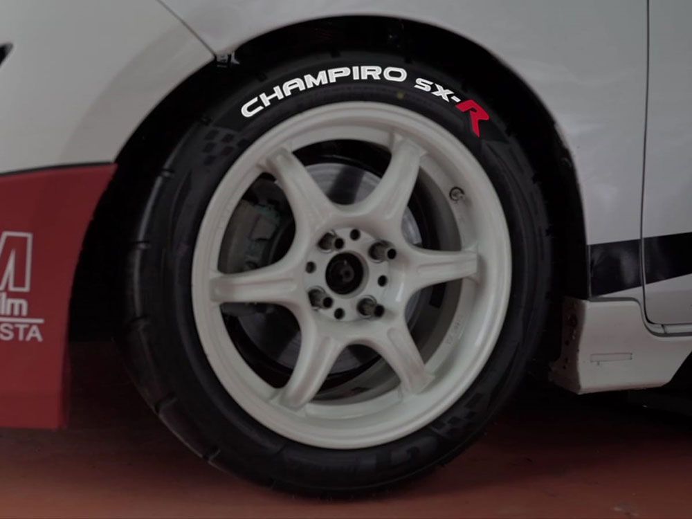 GT Radial Champiro SX-R