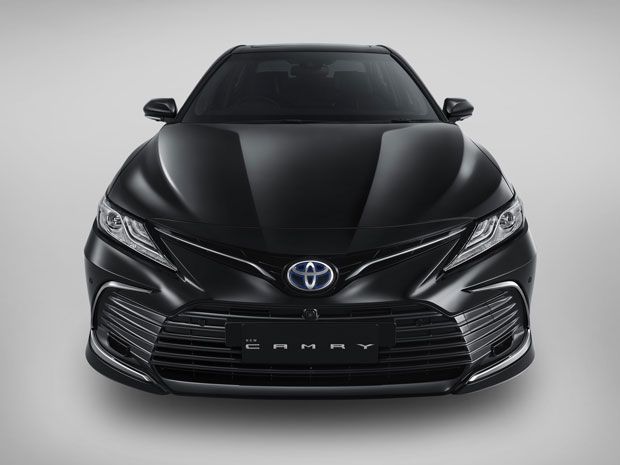 New Toyota Camry hybrid 2021