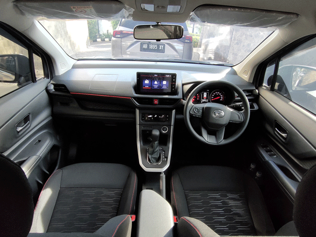 interior All New Daihatsu Xenia 1.3 R CVT