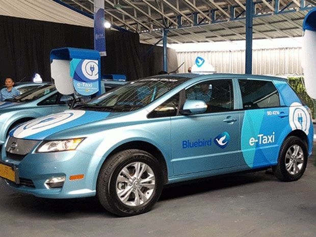 BYD e6, armada mobil listrik taksi Blue Bird